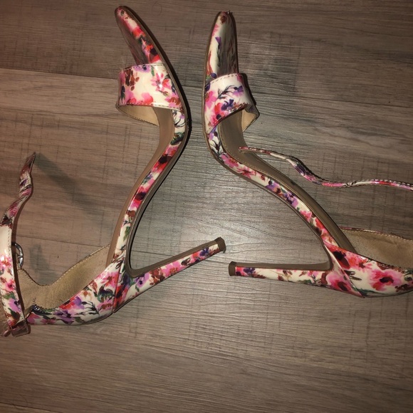 Floral heels - Picture 2 of 3
